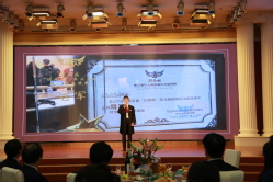 陈九利代表获奖同学发表感言